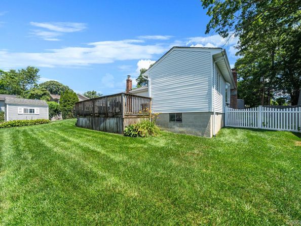 38 W 1st Street, Lake Ronkonkoma NY 11779