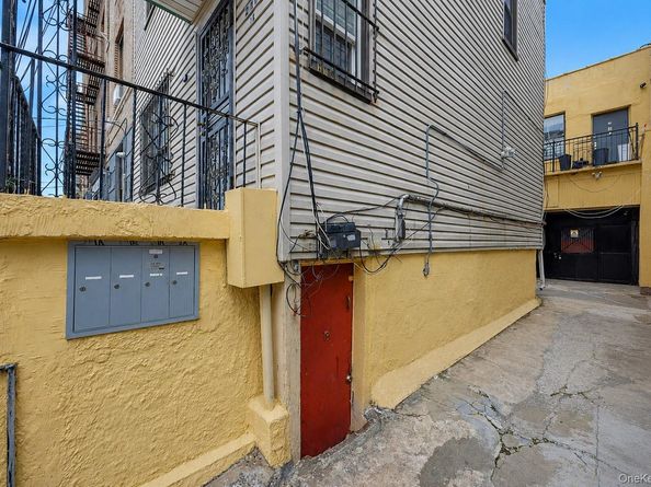 2108 Arthur Avenue, Bronx NY 10457