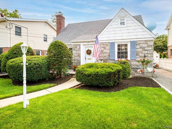 131 Euston Road S, West Hempstead NY 11552