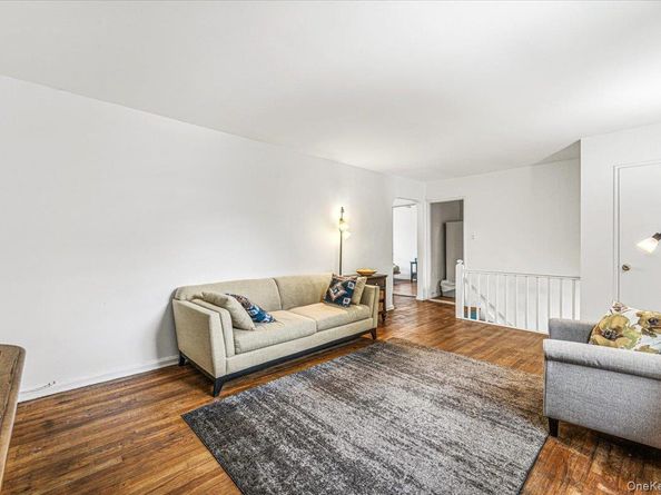 220-15 75th Avenue 86A2, Oakland Gardens NY 11364
