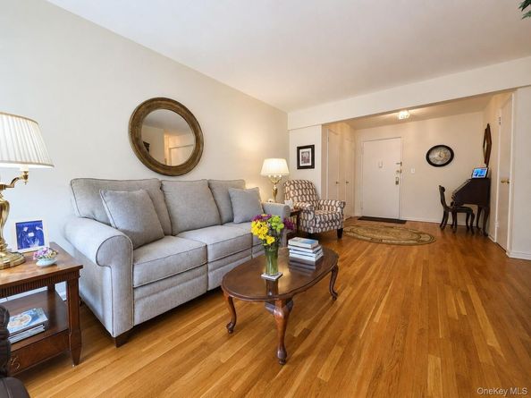 76 Dehaven Drive Dehaven 2F, Yonkers NY 10703