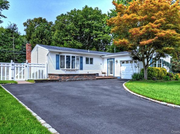 116 Shenandoah Boulevard N, Nesconset NY 11767