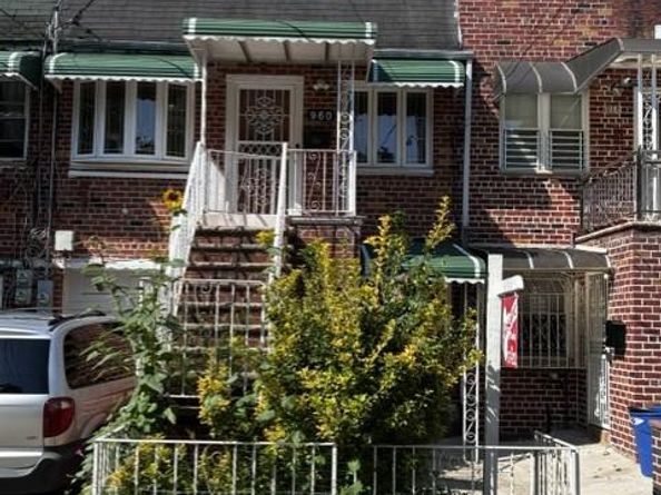 960 E 101st Street, Brooklyn NY 11236