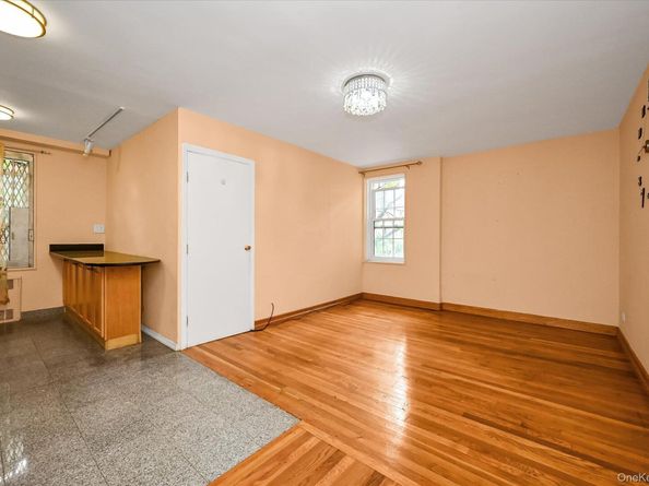 140-18 Burden Crescent 411, Briarwood NY 11435