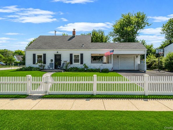 126 Cotton Lane, Levittown NY 11756