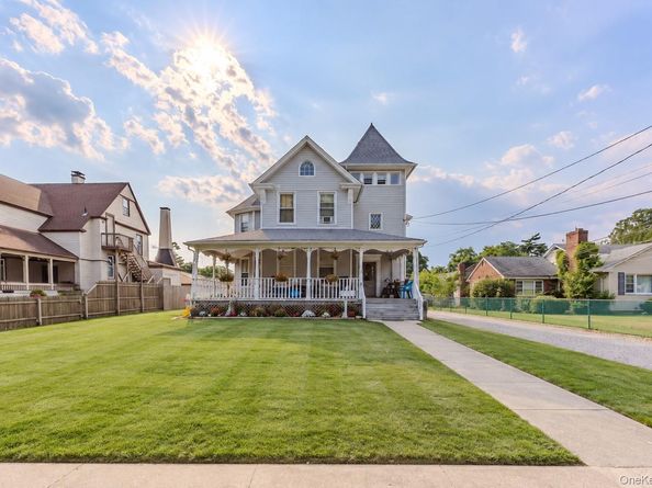 38 Park Avenue, Amityville NY 11701