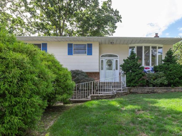 16 Arlington Avenue, Saint James NY 11780