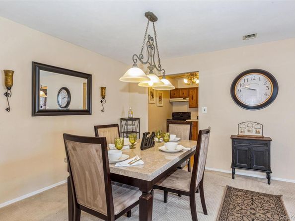 6 Cambridge Drive W, Copiague NY 11726