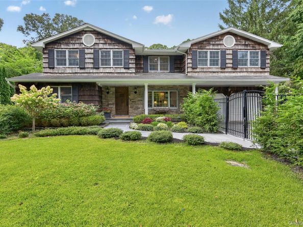 4 Salt Hay Way, Smithtown NY 11787