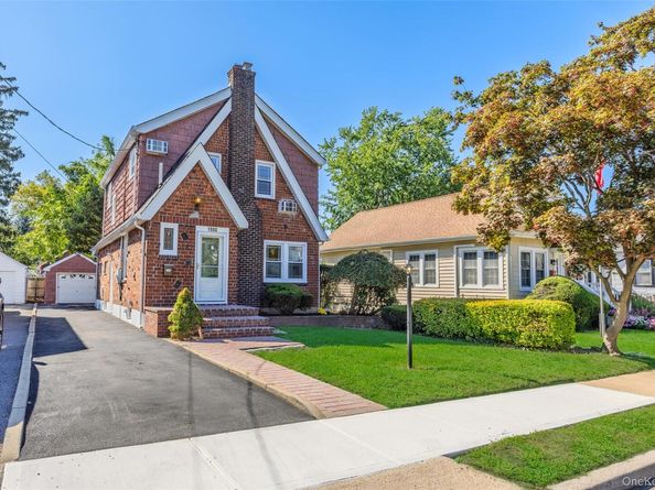 1900 Carleton Place, Baldwin NY 11510