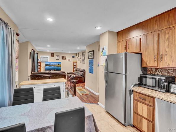 24 Charter Road, Selden NY 11784