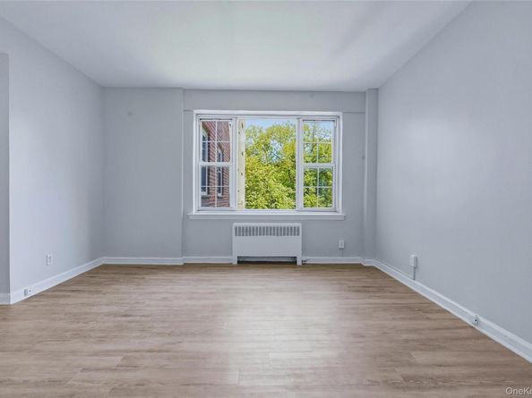 230 Pelham Road 4L, New Rochelle NY 10805
