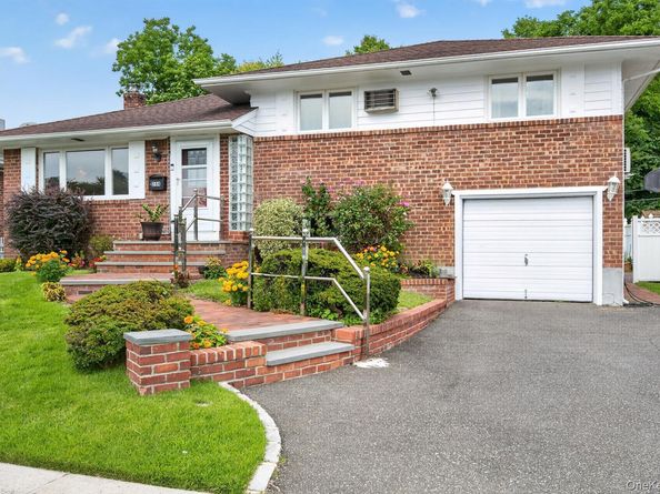 244 Halsey Avenue, Jericho NY 11753