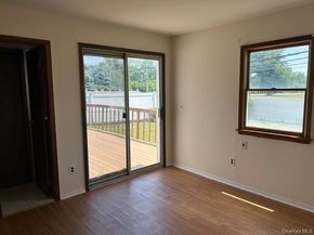 32 Gables Drive, Hicksville NY 11801