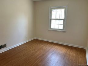 32 Gables Drive, Hicksville NY 11801