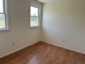 32 Gables Drive, Hicksville NY 11801