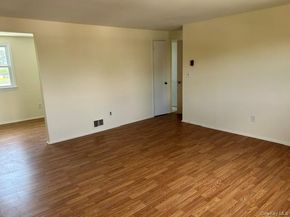 32 Gables Drive, Hicksville NY 11801