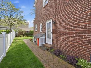 168 Latham Road, Mineola NY 11501