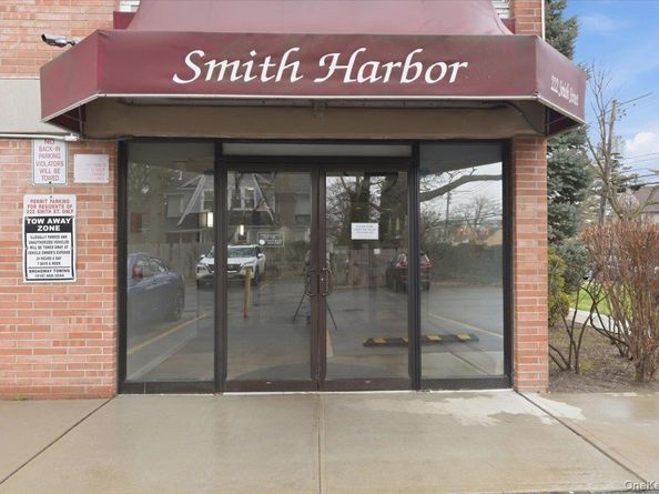 222 Smith Street 2E, Freeport NY 11520