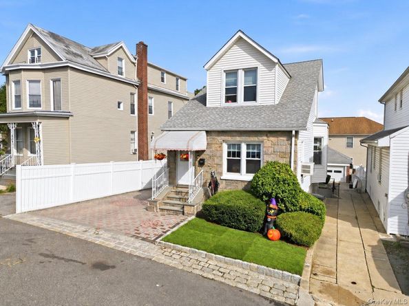 221 Edgewood Avenue, Yonkers NY 10704