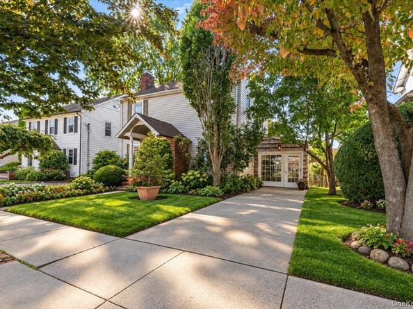 23 Chestnut Street, Glen Cove NY 11542
