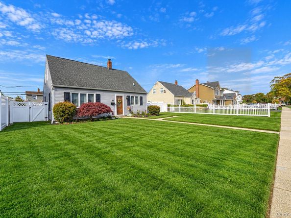 38 Anvil Lane, Levittown NY 11756