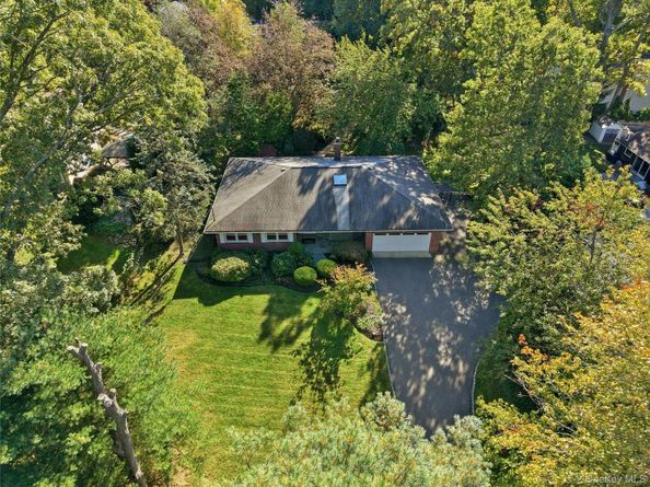 70 Woodchuck Hollow Road, Cold Spring Harbor NY 11724