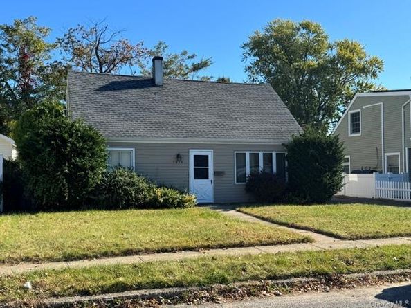 1419 Harding Street, Bellmore NY 11710