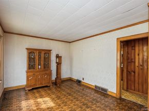 10 Laurel Road, Ronkonkoma NY 11779