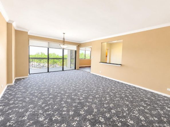 27110 Grand Central Parkway 7K, Floral Park NY 11005