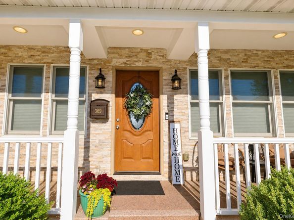 369 Euston Road S, Garden City NY 11530