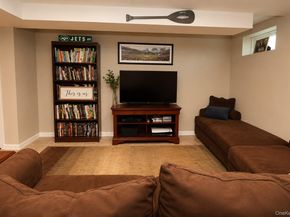 369 Euston Road S, Garden City NY 11530
