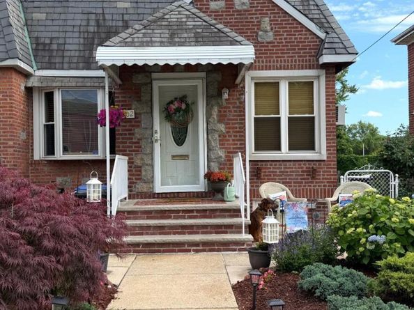 85-02 Dumont Avenue, Ozone Park NY 11417