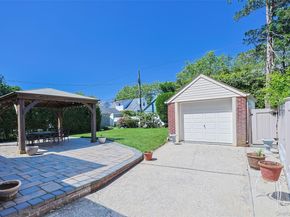 42 Beechwood Lane, North New Hyde Park NY 11040