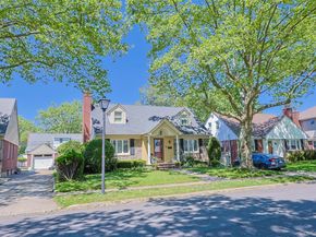 42 Beechwood Lane, North New Hyde Park NY 11040