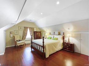 42 Beechwood Lane, North New Hyde Park NY 11040