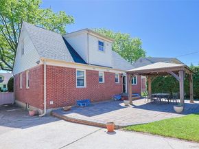 42 Beechwood Lane, North New Hyde Park NY 11040