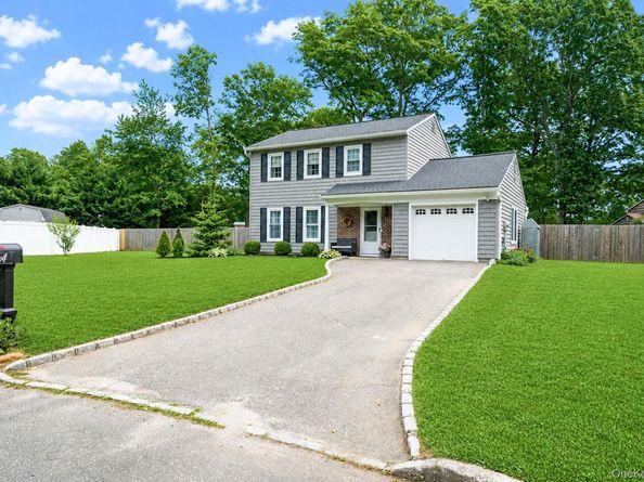 4 Green Terrace, Ridge NY 11961