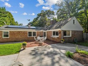 29 Squiretown Road D, Hampton Bays NY 11946