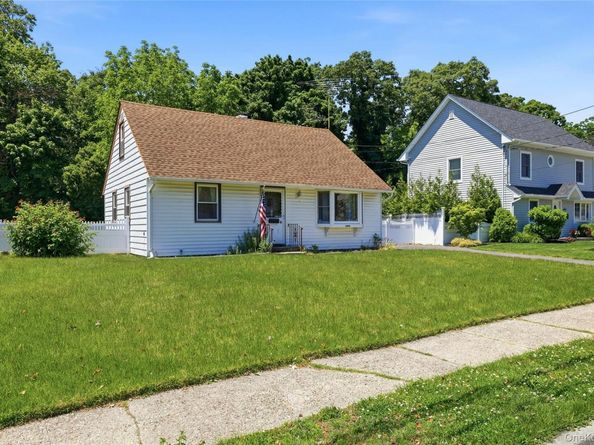 1090 South Drive, Merrick NY 11566
