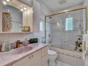 121 W 15th Street, Deer Park NY 11729