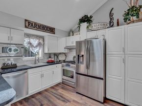 121 W 15th Street, Deer Park NY 11729