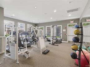 23 Mariners Walk, Oyster Bay NY 11771