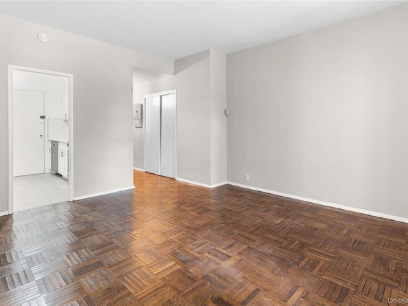 3 Fordham Hill Oval 1G, Bronx NY 10468