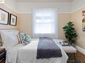 1076 61St St, Oakland CA 94608