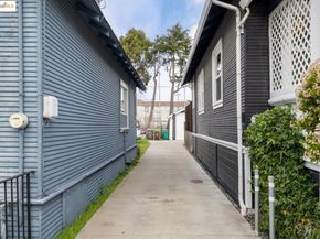 1076 61St St, Oakland CA 94608