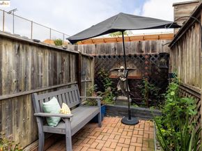 1076 61St St, Oakland CA 94608