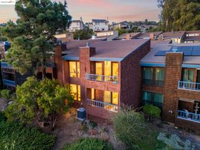 5 Sereno Cir, Oakland CA 94619