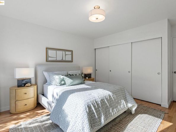 5 Sereno Cir, Oakland CA 94619