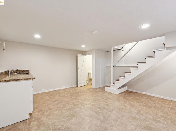 2714 Alcatraz Ave, Berkeley CA 94705